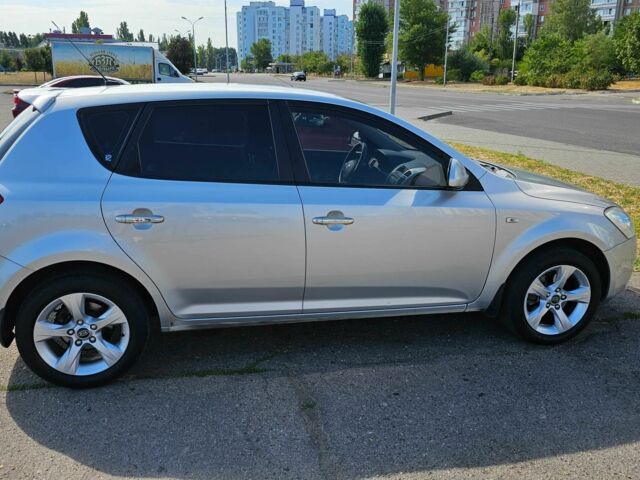Серый Киа Сид, объемом двигателя 2 л и пробегом 252 тыс. км за 5900 $, фото 1 на Automoto.ua