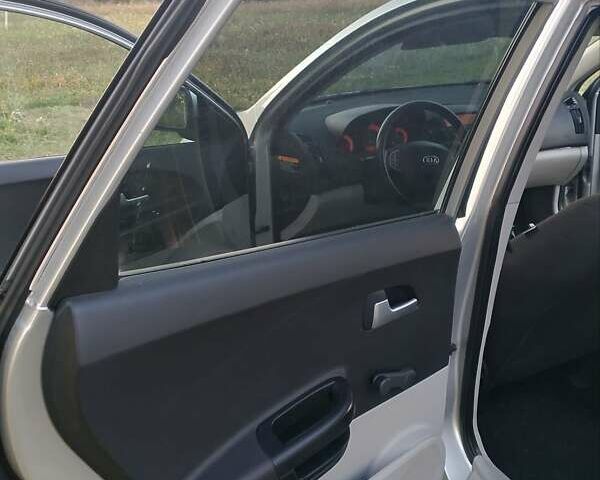 Серый Киа Сид, объемом двигателя 1.59 л и пробегом 235 тыс. км за 5400 $, фото 15 на Automoto.ua