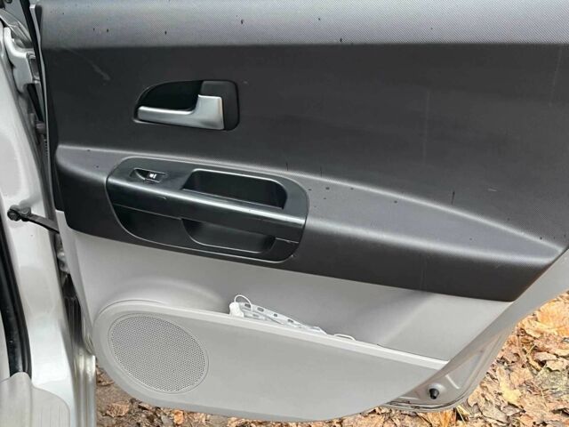 Серый Киа Сид, объемом двигателя 1.6 л и пробегом 227 тыс. км за 5590 $, фото 16 на Automoto.ua