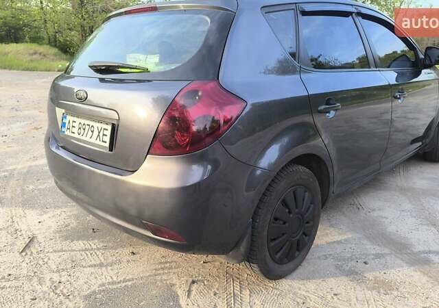 Сірий Кіа Сід, об'ємом двигуна 1.4 л та пробігом 233 тис. км за 4590 $, фото 7 на Automoto.ua