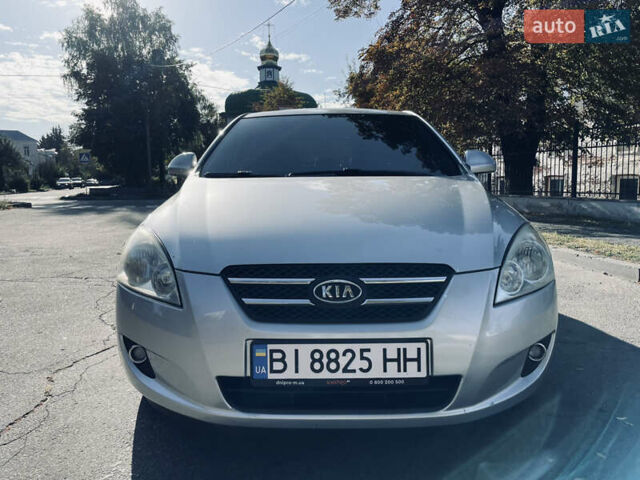Серый Киа Сид, объемом двигателя 1.6 л и пробегом 223 тыс. км за 5500 $, фото 2 на Automoto.ua