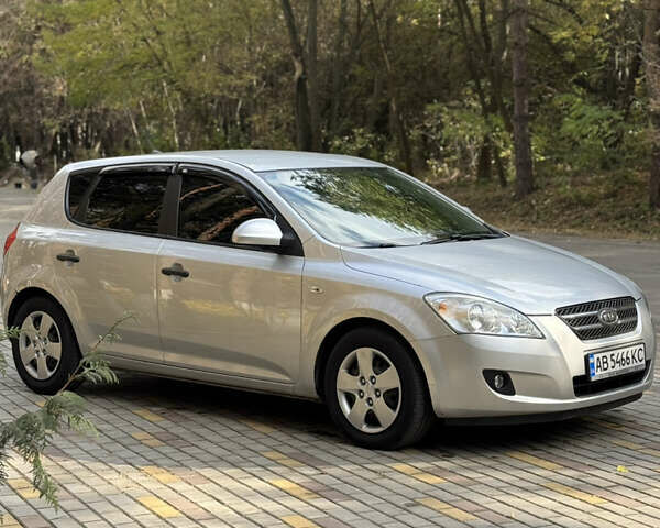 Серый Киа Сид, объемом двигателя 1.58 л и пробегом 240 тыс. км за 5150 $, фото 4 на Automoto.ua
