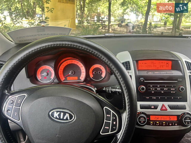 Серый Киа Сид, объемом двигателя 1.59 л и пробегом 242 тыс. км за 5800 $, фото 9 на Automoto.ua