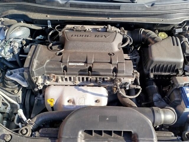 Серый Киа Сид, объемом двигателя 2 л и пробегом 300 тыс. км за 4950 $, фото 7 на Automoto.ua