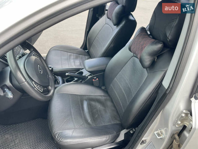 Серый Киа Сид, объемом двигателя 1.6 л и пробегом 222 тыс. км за 5800 $, фото 22 на Automoto.ua