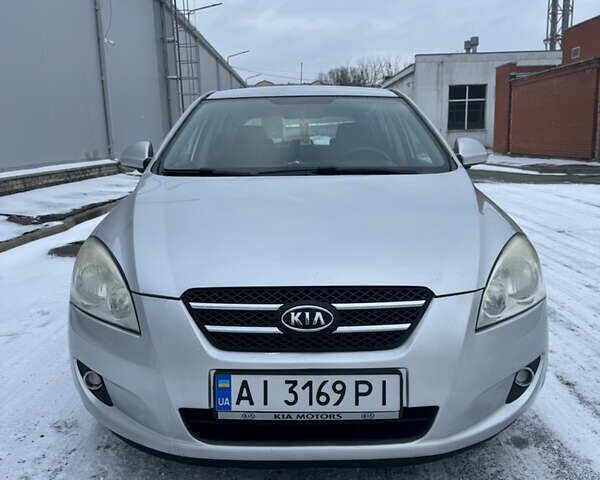 Серый Киа Сид, объемом двигателя 1.4 л и пробегом 188 тыс. км за 3800 $, фото 1 на Automoto.ua
