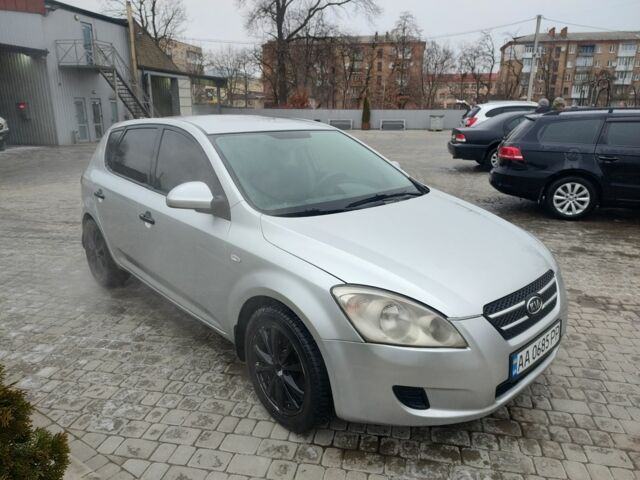 Серый Киа Сид, объемом двигателя 1.6 л и пробегом 265 тыс. км за 4900 $, фото 1 на Automoto.ua