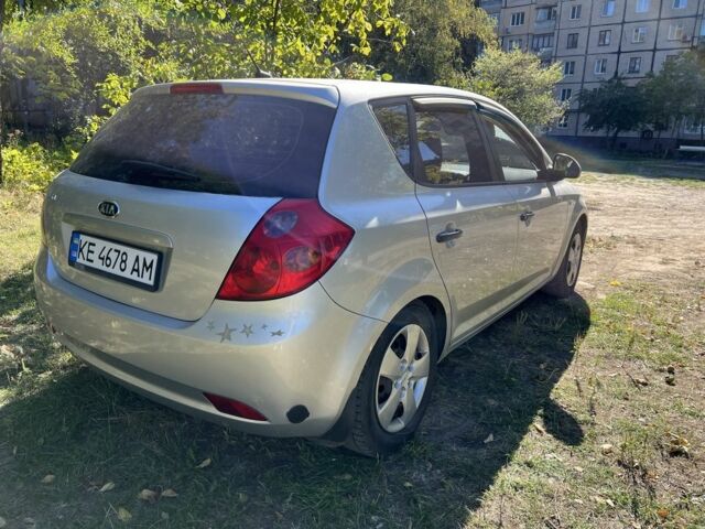 Серый Киа Сид, объемом двигателя 1.4 л и пробегом 223 тыс. км за 4700 $, фото 3 на Automoto.ua