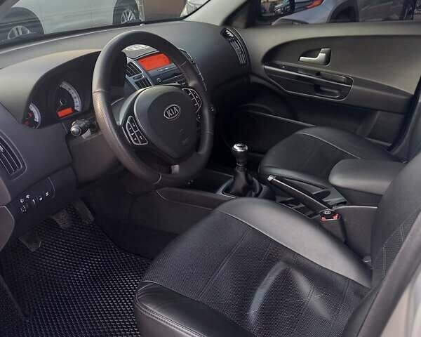 Киа Сид 2007 в Полтаве на Automoto.ua Серый Киа Сид, объемом двигателя 1.59 л и пробегом 223 тыс. км за 5700 $, фото 7 на Automoto.ua