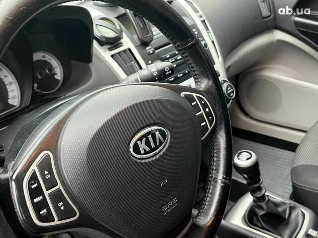 Серый Киа Сид, объемом двигателя 1.6 л и пробегом 227 тыс. км за 5590 $, фото 27 на Automoto.ua