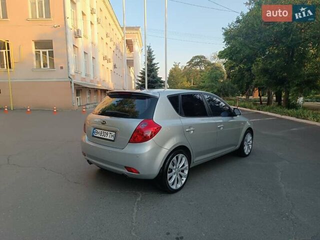 Серый Киа Сид, объемом двигателя 2 л и пробегом 320 тыс. км за 7000 $, фото 18 на Automoto.ua