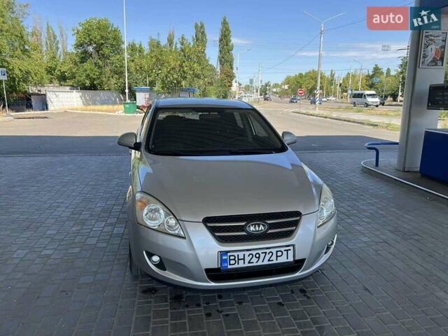 Сірий Кіа Сід, об'ємом двигуна 1.59 л та пробігом 210 тис. км за 6999 $, фото 3 на Automoto.ua