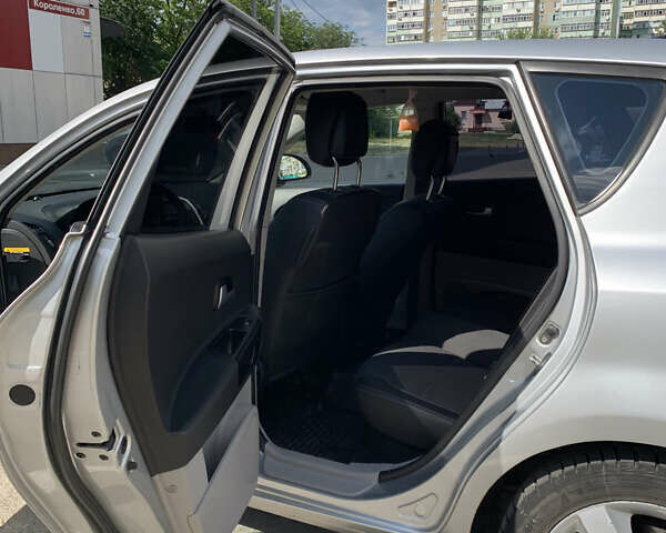 Серый Киа Сид, объемом двигателя 1.59 л и пробегом 226 тыс. км за 5300 $, фото 10 на Automoto.ua