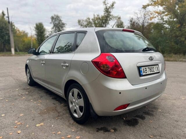Серый Киа Сид, объемом двигателя 1.4 л и пробегом 254 тыс. км за 4900 $, фото 4 на Automoto.ua