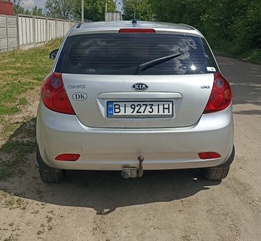 Серый Киа Сид, объемом двигателя 1.6 л и пробегом 255 тыс. км за 4800 $, фото 3 на Automoto.ua