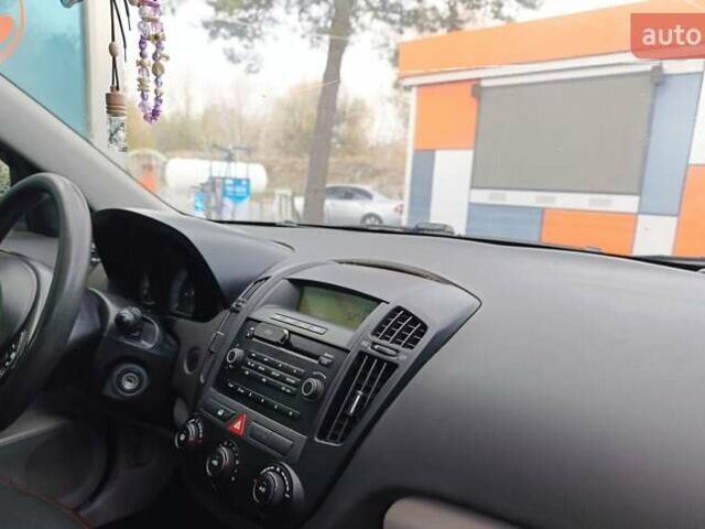 Серый Киа Сид, объемом двигателя 1.59 л и пробегом 334 тыс. км за 5400 $, фото 6 на Automoto.ua