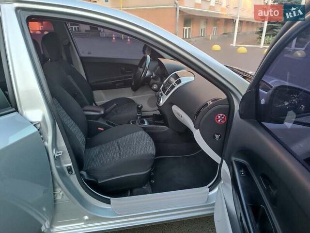 Серый Киа Сид, объемом двигателя 2 л и пробегом 320 тыс. км за 7000 $, фото 32 на Automoto.ua