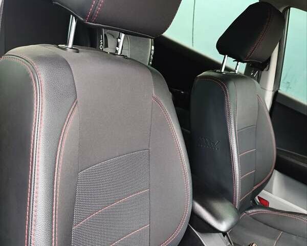 Серый Киа Сид, объемом двигателя 1.59 л и пробегом 334 тыс. км за 5400 $, фото 9 на Automoto.ua