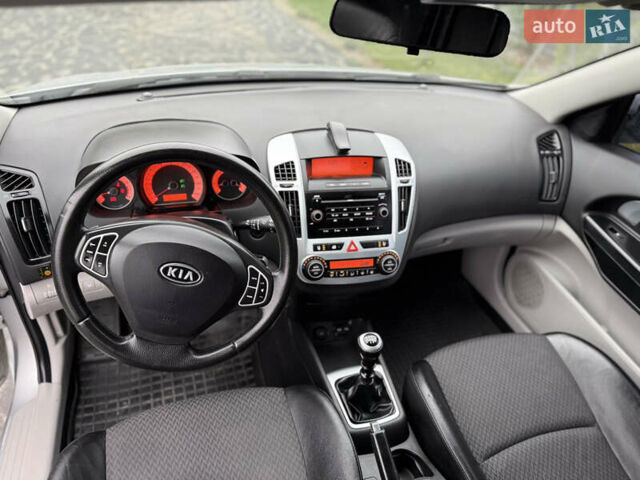 Серый Киа Сид, объемом двигателя 2 л и пробегом 191 тыс. км за 5700 $, фото 15 на Automoto.ua