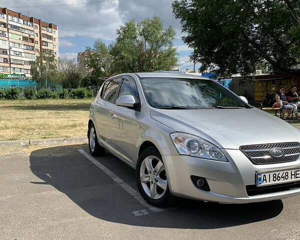 Серый Киа Сид, объемом двигателя 1.59 л и пробегом 226 тыс. км за 5300 $, фото 3 на Automoto.ua