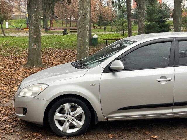 Серый Киа Сид, объемом двигателя 1.6 л и пробегом 227 тыс. км за 5590 $, фото 3 на Automoto.ua
