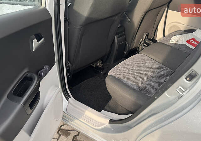 Серый Киа Сид, объемом двигателя 1.6 л и пробегом 216 тыс. км за 4800 $, фото 21 на Automoto.ua