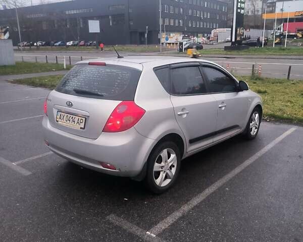 Серый Киа Сид, объемом двигателя 1.6 л и пробегом 228 тыс. км за 5500 $, фото 5 на Automoto.ua