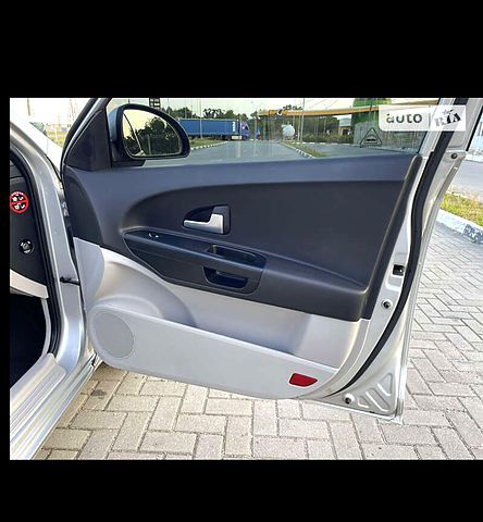 Сірий Кіа Сід, об'ємом двигуна 1.6 л та пробігом 185 тис. км за 6500 $, фото 10 на Automoto.ua