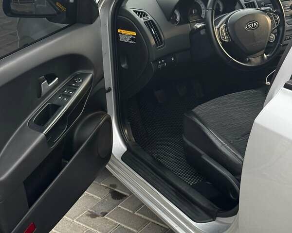 Серый Киа Сид, объемом двигателя 1.6 л и пробегом 230 тыс. км за 4900 $, фото 8 на Automoto.ua