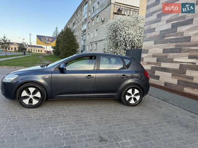 Серый Киа Сид, объемом двигателя 1.4 л и пробегом 228 тыс. км за 4850 $, фото 1 на Automoto.ua