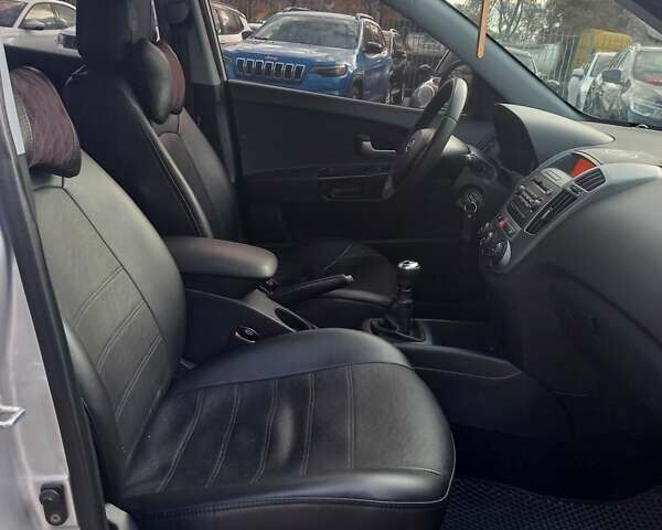 Киа Сид 2007 в Полтаве на Automoto.ua Серый Киа Сид, объемом двигателя 1.59 л и пробегом 223 тыс. км за 5700 $, фото 10 на Automoto.ua