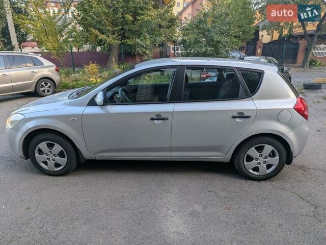 Серый Киа Сид, объемом двигателя 1.59 л и пробегом 206 тыс. км за 6200 $, фото 8 на Automoto.ua