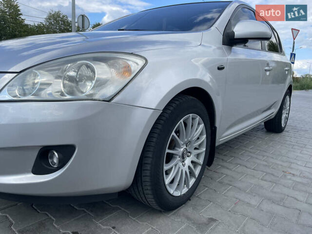Серый Киа Сид, объемом двигателя 1.6 л и пробегом 222 тыс. км за 5800 $, фото 5 на Automoto.ua
