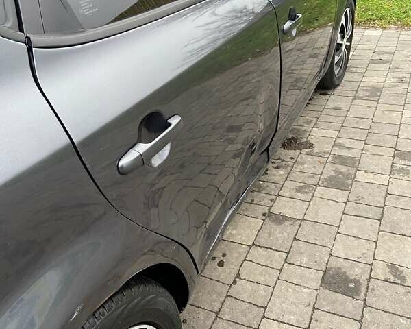 Серый Киа Сид, объемом двигателя 1.58 л и пробегом 480 тыс. км за 3600 $, фото 4 на Automoto.ua