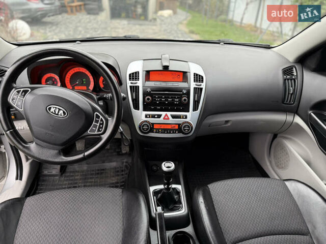 Серый Киа Сид, объемом двигателя 2 л и пробегом 191 тыс. км за 5700 $, фото 14 на Automoto.ua