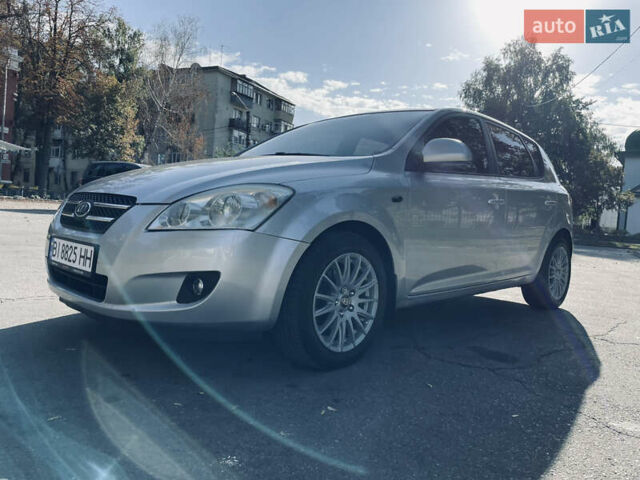 Серый Киа Сид, объемом двигателя 1.6 л и пробегом 223 тыс. км за 5500 $, фото 4 на Automoto.ua