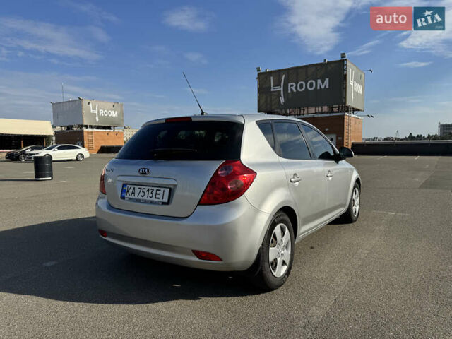 Серый Киа Сид, объемом двигателя 1.6 л и пробегом 134 тыс. км за 4900 $, фото 8 на Automoto.ua