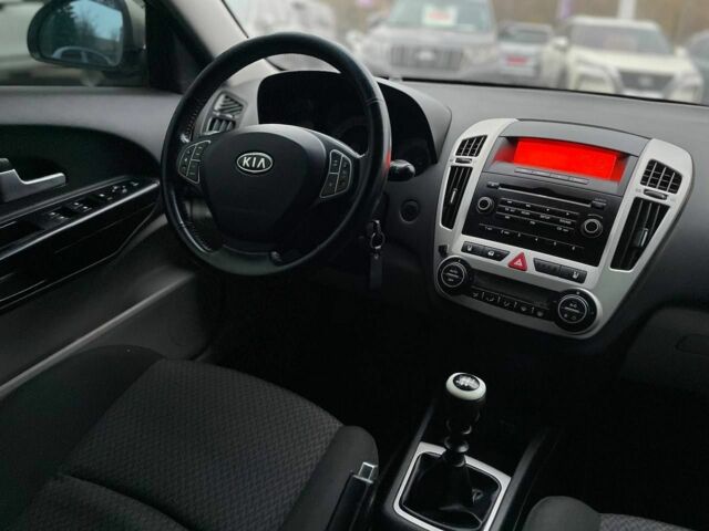 Сірий Кіа Сід, об'ємом двигуна 1.6 л та пробігом 244 тис. км за 5500 $, фото 18 на Automoto.ua
