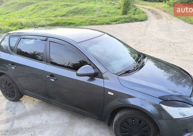 Сірий Кіа Сід, об'ємом двигуна 1.4 л та пробігом 233 тис. км за 4590 $, фото 9 на Automoto.ua