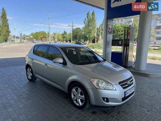 Сірий Кіа Сід, об'ємом двигуна 1.59 л та пробігом 210 тис. км за 6999 $, фото 5 на Automoto.ua