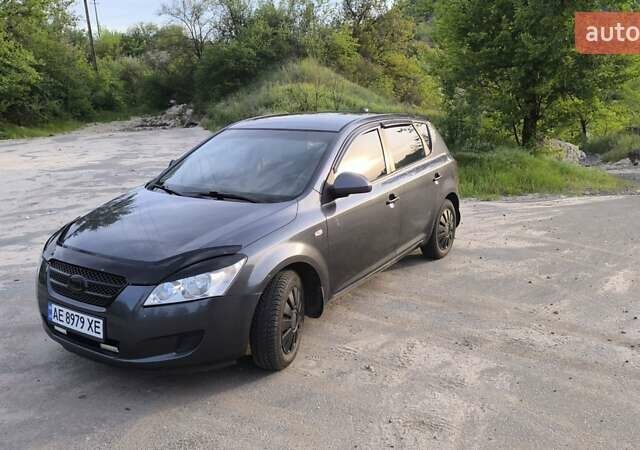 Сірий Кіа Сід, об'ємом двигуна 1.4 л та пробігом 233 тис. км за 4590 $, фото 11 на Automoto.ua