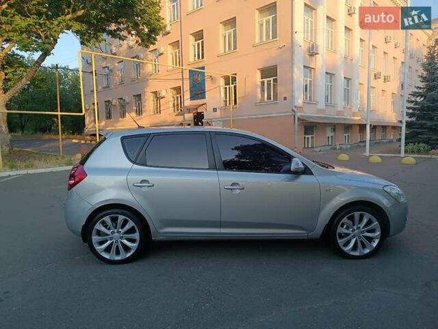 Серый Киа Сид, объемом двигателя 2 л и пробегом 320 тыс. км за 7000 $, фото 19 на Automoto.ua