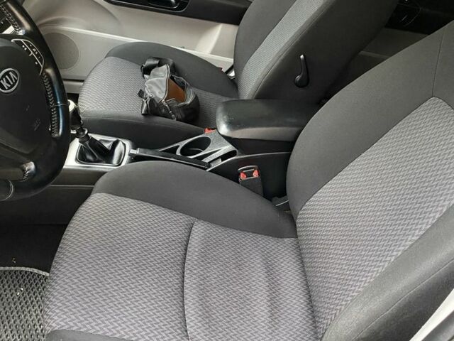 Серый Киа Сид, объемом двигателя 1.6 л и пробегом 240 тыс. км за 5700 $, фото 13 на Automoto.ua