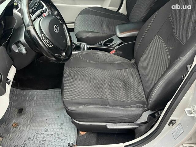 Серый Киа Сид, объемом двигателя 1.6 л и пробегом 227 тыс. км за 5590 $, фото 25 на Automoto.ua