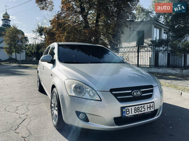 Серый Киа Сид, объемом двигателя 1.6 л и пробегом 223 тыс. км за 5500 $, фото 1 на Automoto.ua