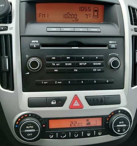 Серый Киа Сид, объемом двигателя 1.59 л и пробегом 279 тыс. км за 4650 $, фото 8 на Automoto.ua