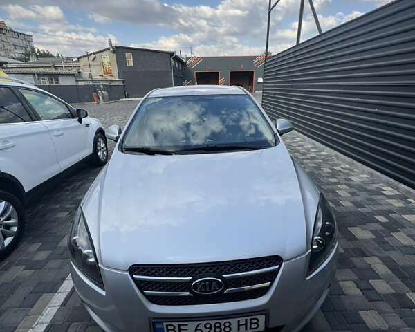 Серый Киа Сид, объемом двигателя 1.59 л и пробегом 240 тыс. км за 6500 $, фото 1 на Automoto.ua