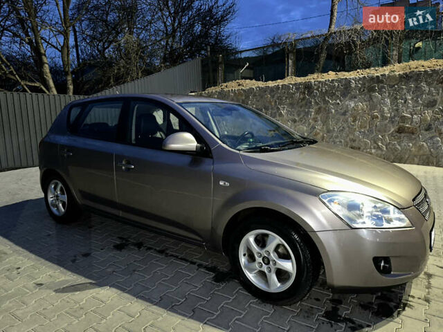 Серый Киа Сид, объемом двигателя 1.6 л и пробегом 216 тыс. км за 6099 $, фото 8 на Automoto.ua