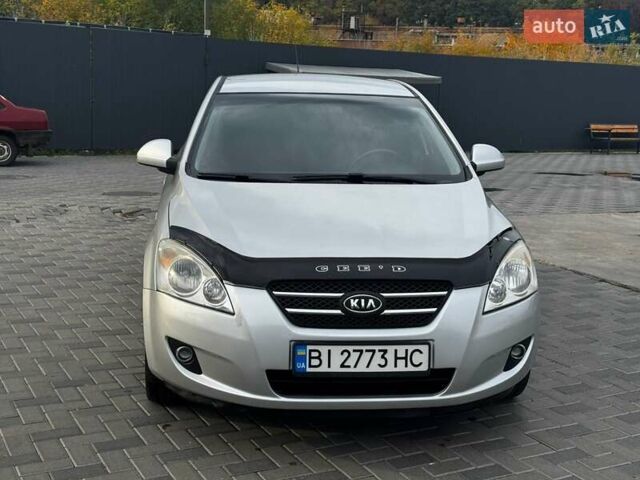 Серый Киа Сид, объемом двигателя 1.6 л и пробегом 230 тыс. км за 4900 $, фото 1 на Automoto.ua