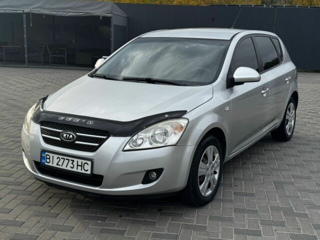 Серый Киа Сид, объемом двигателя 1.6 л и пробегом 230 тыс. км за 4900 $, фото 3 на Automoto.ua